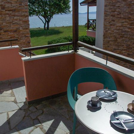 Beachfront Stylish Maisonette In Ierissos Exterior foto
