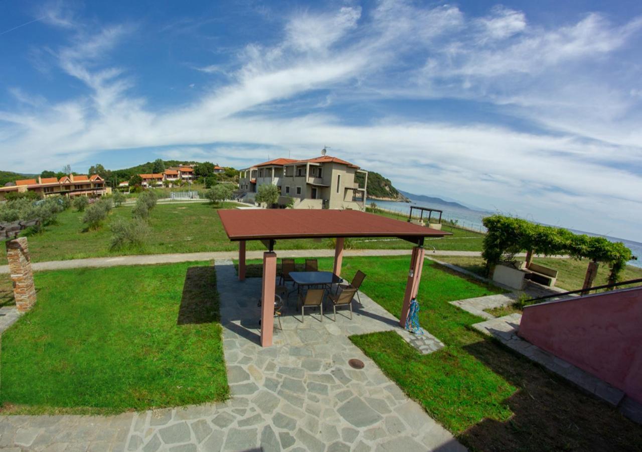 Beachfront Stylish Maisonette In Ierissos Exterior foto
